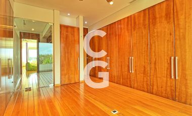 Casa en Venta en Cancun en Residencial Lagos del Sol Frente al Lago con 6 Rec