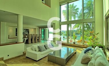 Casa en Venta en Cancun en Residencial Lagos del Sol Frente al Lago con 6 Rec