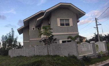 House and Lot For Sale at Laguna BelAir 4