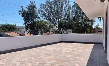 VENTA CASA EL SALITRE RAQUET CLUB FRENTE A JURICA Y A ANTEA CERCA DE TODO