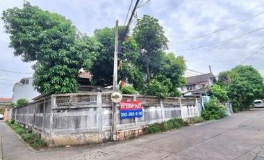 Single house for sale (corner house), very good location, large area 150 square meters, Wat Tha Phra, Bangkok Yai, near MRT Charan 13, Soi Phanit Thon