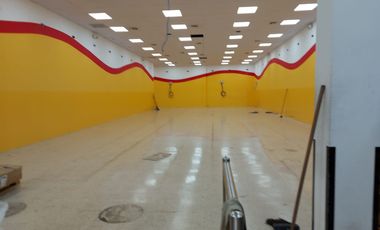Alquilo local comercial en Garzota - local más bodegas con puerta independiente