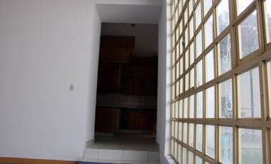 Amplia residencia en Col. Aviación (junto a Jardín Real)