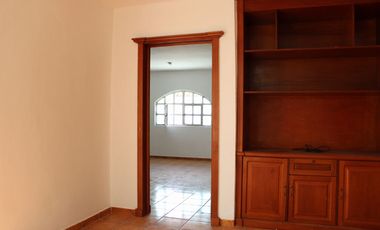Amplia residencia en Col. Aviación (junto a Jardín Real)