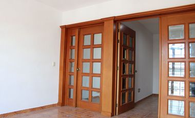 Amplia residencia en Col. Aviación (junto a Jardín Real)
