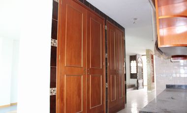 Amplia residencia en Col. Aviación (junto a Jardín Real)