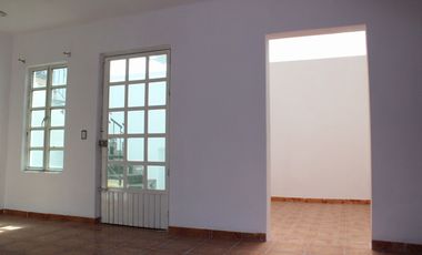 Amplia residencia en Col. Aviación (junto a Jardín Real)
