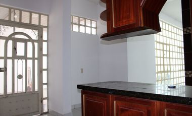 Amplia residencia en Col. Aviación (junto a Jardín Real)