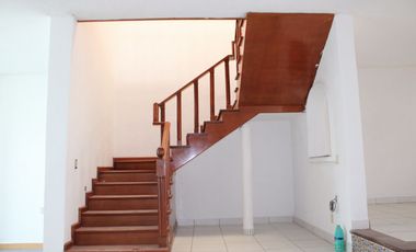 Amplia residencia en Col. Aviación (junto a Jardín Real)