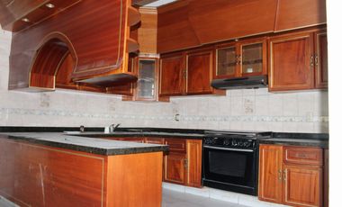 Amplia residencia en Col. Aviación (junto a Jardín Real)