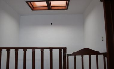 Amplia residencia en Col. Aviación (junto a Jardín Real)