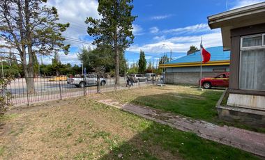 Casa Comercial Con Terreno De 910m2 - Puerto Natales