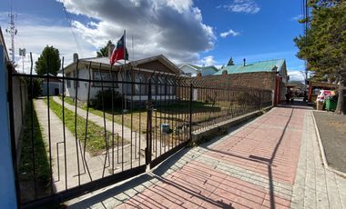 Casa Comercial Con Terreno De 910m2 - Puerto Natales