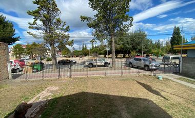 Casa Comercial Con Terreno De 910m2 - Puerto Natales