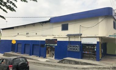 Venta de Bodega Industrial Comercial, 6 Locales y 2 Bodegas, 960 m² Construccion.