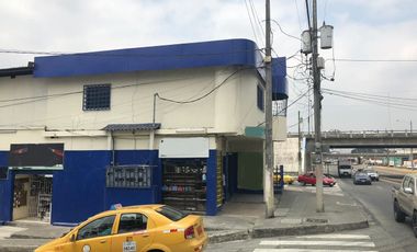 Venta de Bodega Industrial Comercial, 6 Locales y 2 Bodegas, 960 m² Construccion.