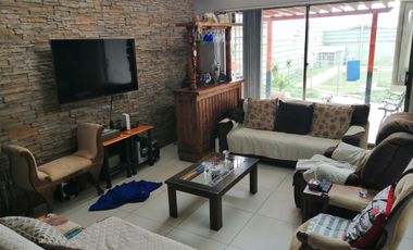 Quilpué Vende Excelente casa 4 D Belloto 2000 cercana a Portal El Belloto