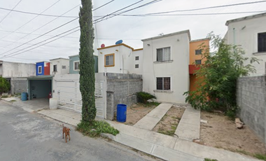 CASA EN TULIPANES, VILLA FLORIDA SEC B, REYNOSA, TAMAULIPAS.. ¡CASA EN REMATE! -FQA