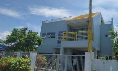House and lot furnished with Roof deck in San Isidro Talisay @Php10.2M