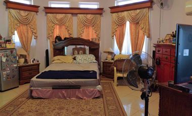 5 Bedroom Moroccan-American Large House in Castillejos, Zambales
