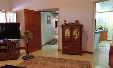 5 Bedroom Moroccan-American Large House in Castillejos, Zambales