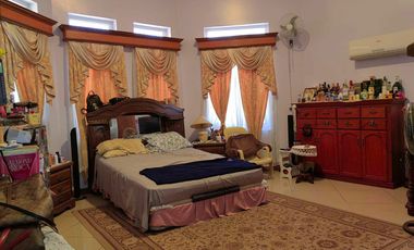 5 Bedroom Moroccan-American Large House in Castillejos, Zambales