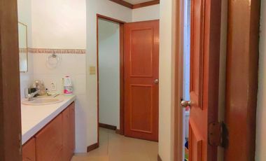 5 Bedroom Moroccan-American Large House in Castillejos, Zambales