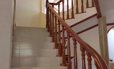 5 Bedroom Moroccan-American Large House in Castillejos, Zambales