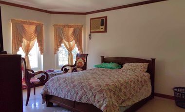 5 Bedroom Moroccan-American Large House in Castillejos, Zambales