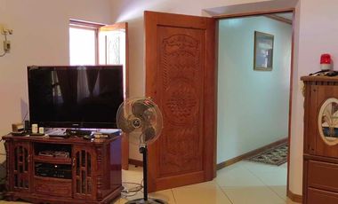 5 Bedroom Moroccan-American Large House in Castillejos, Zambales