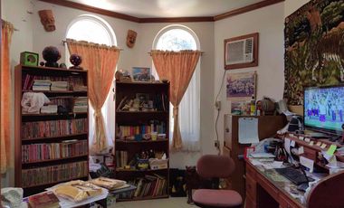 5 Bedroom Moroccan-American Large House in Castillejos, Zambales