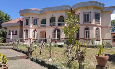 5 Bedroom Moroccan-American Large House in Castillejos, Zambales
