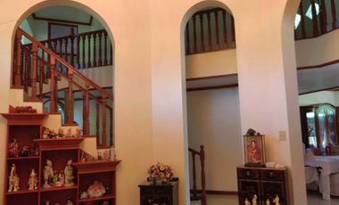 5 Bedroom Moroccan-American Large House in Castillejos, Zambales