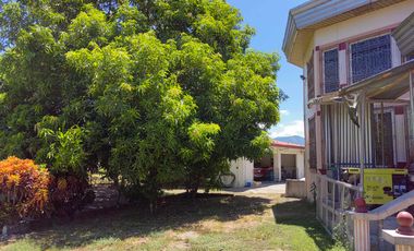 5 Bedroom Moroccan-American Large House in Castillejos, Zambales