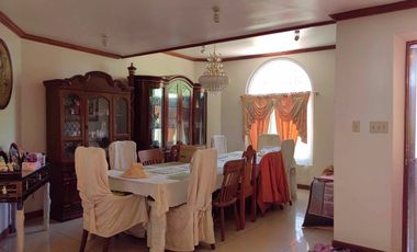 5 Bedroom Moroccan-American Large House in Castillejos, Zambales