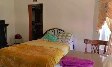5 Bedroom Moroccan-American Large House in Castillejos, Zambales