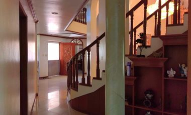 5 Bedroom Moroccan-American Large House in Castillejos, Zambales