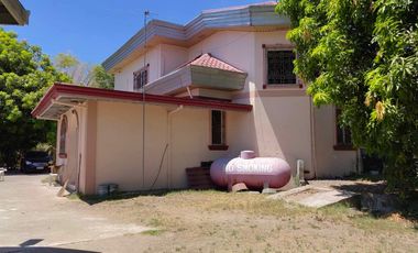 5 Bedroom Moroccan-American Large House in Castillejos, Zambales