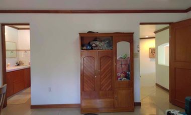 5 Bedroom Moroccan-American Large House in Castillejos, Zambales