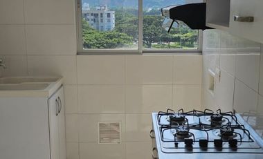 apartamento en arriendo en prados del este. Cod A11174