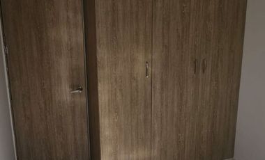 apartamento en arriendo en prados del este. Cod A11174