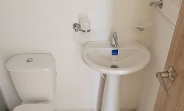 apartamento en arriendo en prados del este. Cod A11174