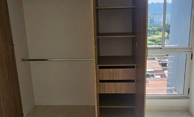 apartamento en arriendo en prados del este. Cod A11174