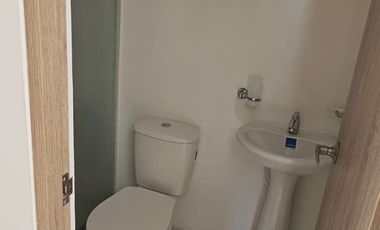 apartamento en arriendo en prados del este. Cod A11174