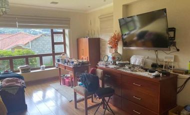 Flamante villa en venta de una planta Urb. Privada Challuabamba con 1.260m2T