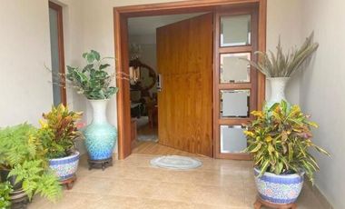 Flamante villa en venta de una planta Urb. Privada Challuabamba con 1.260m2T
