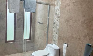 Flamante villa en venta de una planta Urb. Privada Challuabamba con 1.260m2T
