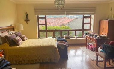 Flamante villa en venta de una planta Urb. Privada Challuabamba con 1.260m2T