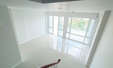 2 Bedroom Condo with Parking for Sale in Lahug Cebu City