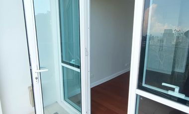 2 Bedroom Condo with Parking for Sale in Lahug Cebu City